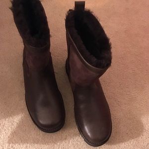 Men’s Leather Uggs